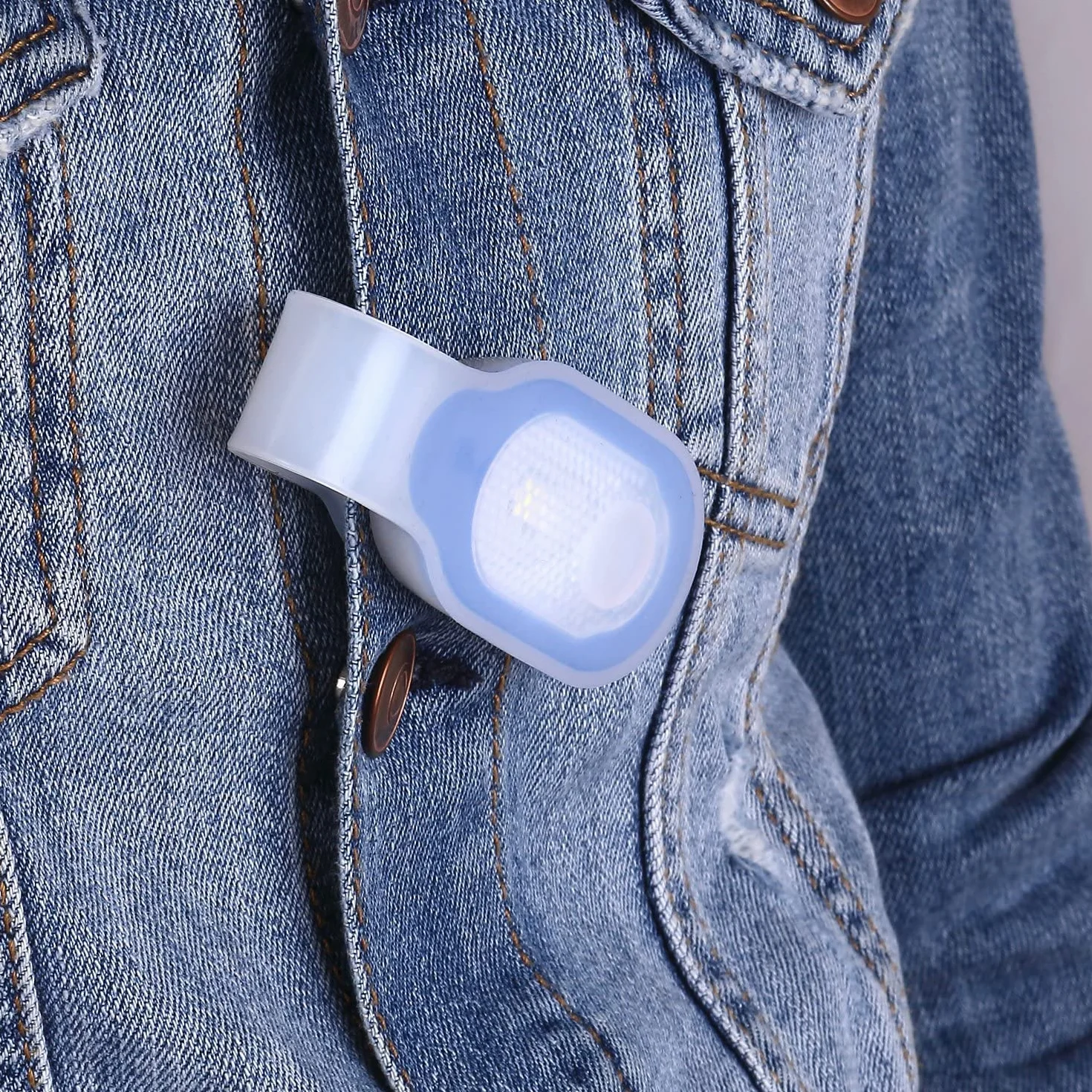 Alonefire PL500 Luce Notturna per Infermieri Torcia Clip Ricaricabile USB Magnetica 3 Modalità per Infermiere del Turno di Notte, Camicia con Luce Portachiavi, Batteria Incorporata (Blu, Luce Bianca)